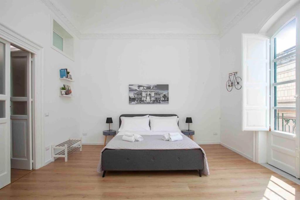 Appartamento The House Politeama Palermo Historic Center Esterno foto