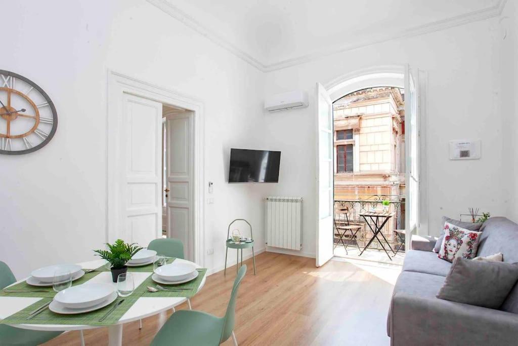 Appartamento The House Politeama Palermo Historic Center Esterno foto