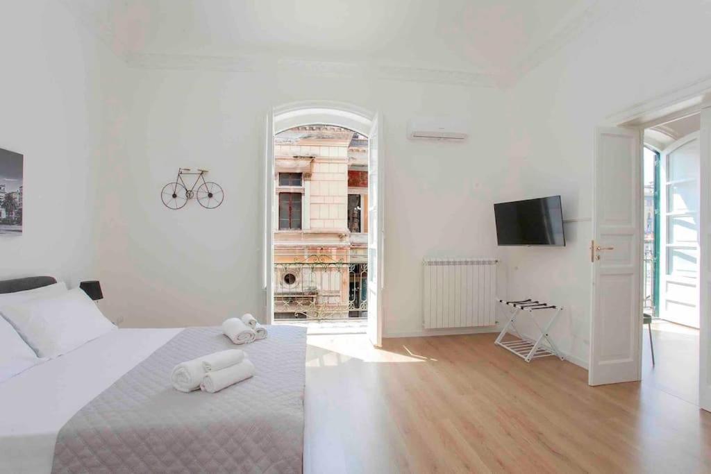 Appartamento The House Politeama Palermo Historic Center Esterno foto